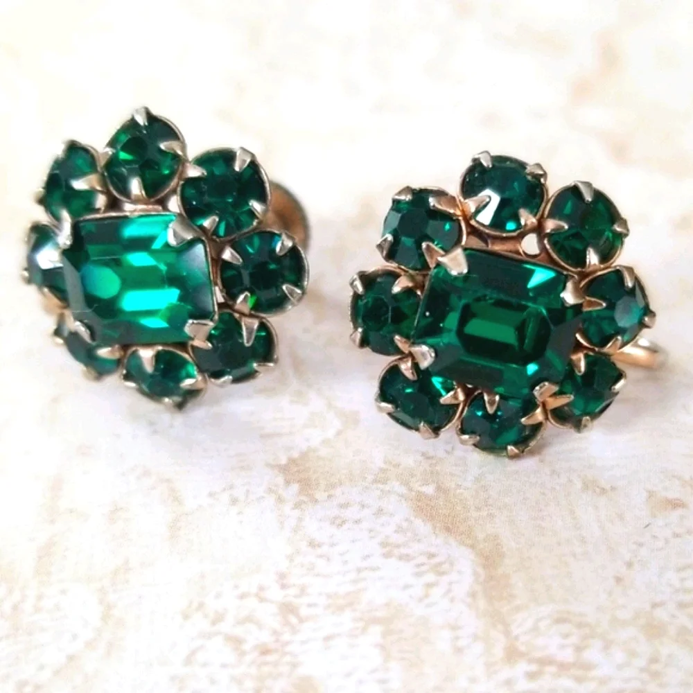 Vintage Simulated Emerald Gold Tone Screw Back Earrings